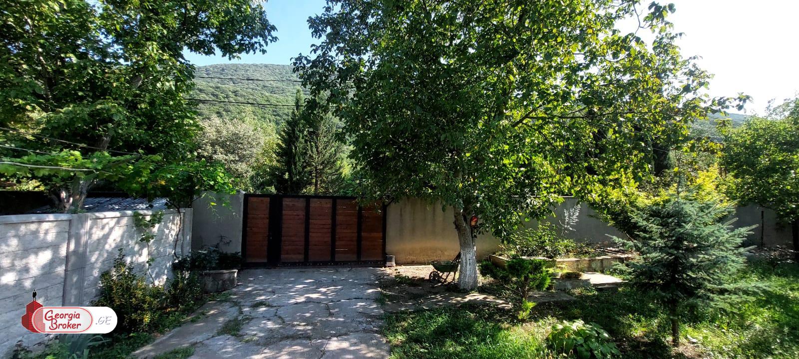 იყიდება ახალი გარემონტებული 7 ოთახიანი  აგარაკი მცხეთაში